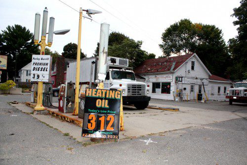 THE TOWN is pursuing a criminal contempt of court order against Perley Burrill property owner Joseph Pedoto for failing to apply for a permit to remove five abandoned underground fuel storage tanks from his property on Salem Street. The deadline passed on Sept. 20. (Maureen Doherty Photo)