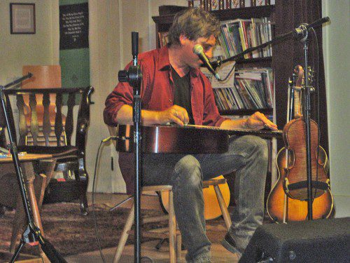 JOE CROOKSTON (Gail Lowe Photo)